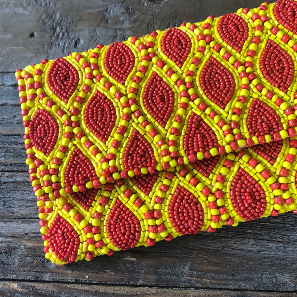 Akira Chicago black label clutch orange and yellow beading NWOT - Picture 2 of 4